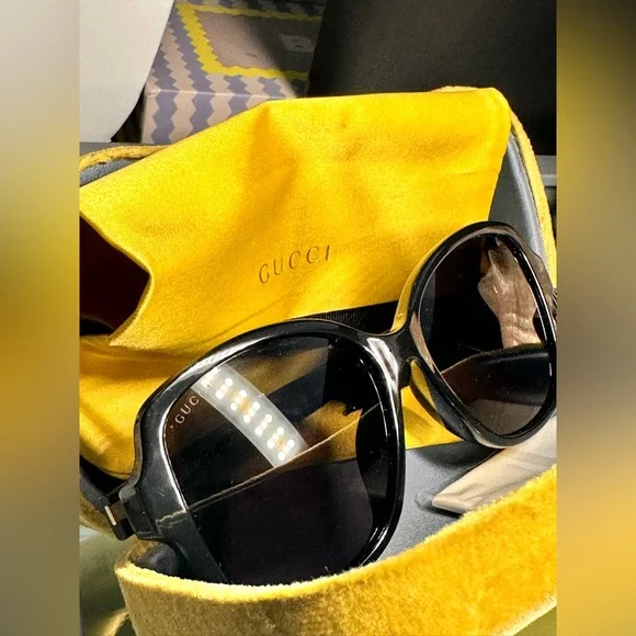 GUCCI Black Square Sunglasses - Picture 5 of 10